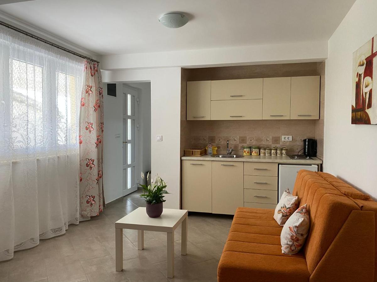 Dajkovic Apartmani بار المظهر الخارجي الصورة