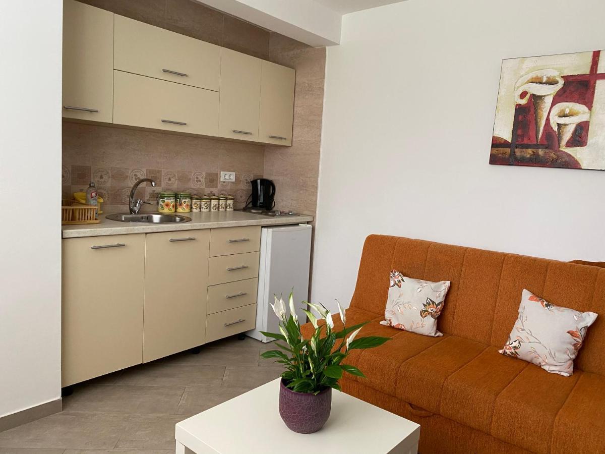 Dajkovic Apartmani بار المظهر الخارجي الصورة