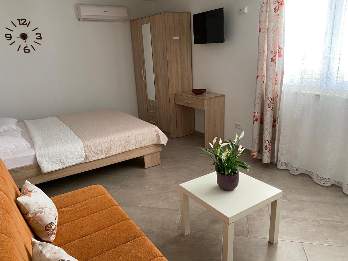 Dajkovic Apartmani بار المظهر الخارجي الصورة