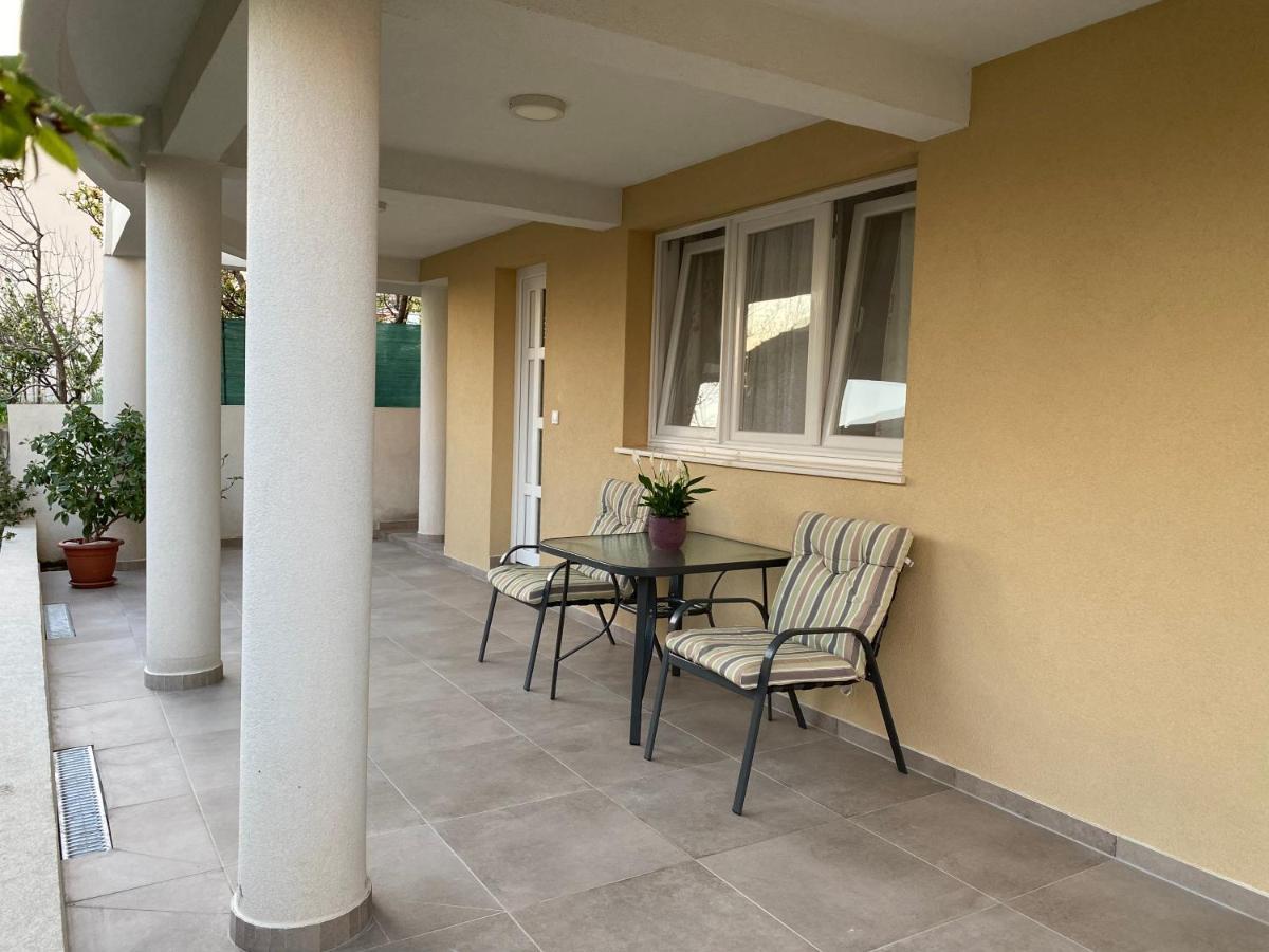 Dajkovic Apartmani بار المظهر الخارجي الصورة