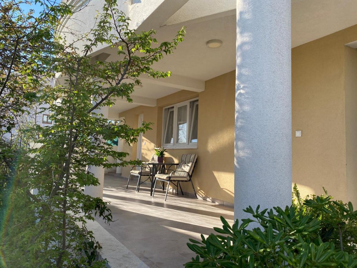 Dajkovic Apartmani بار المظهر الخارجي الصورة